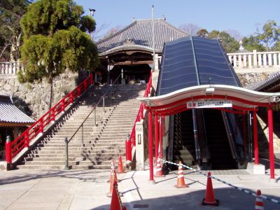 Rolltreppe im Tempel