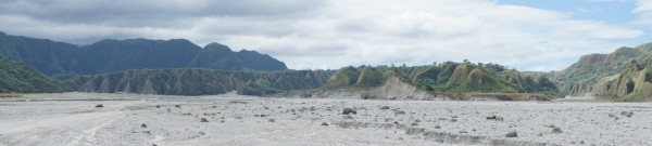 Pannorama am Pinatubo - der Gipfel versteckt sich linkerhand