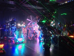 Roboter + α: Robot Restaurant in Shinjuku/Tokyo
