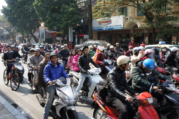 Verkehrswahnsinn in Hanoi