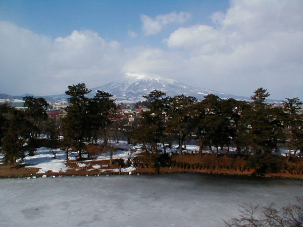Der Iwaki-san, photographiert von der Burg in Hirosaki.
