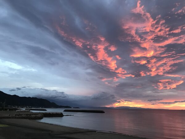 Sonnenuntergang über der Seto-Binnensee