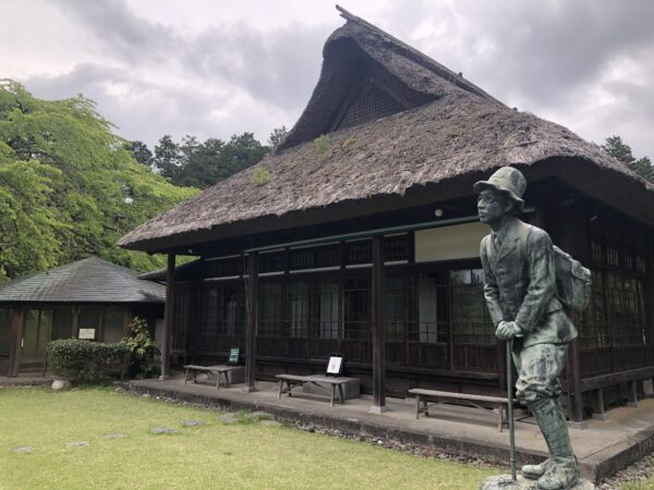 Prinz Chichibu-Statue vor dem alten Anwesen