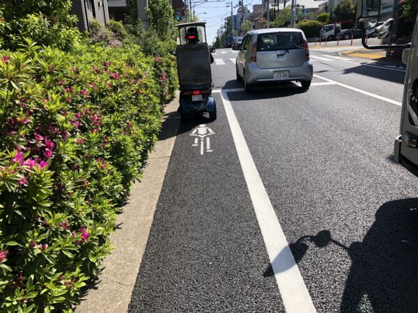 Nervt: Mopeds auf der Radspur. Und in Tokyo wimmelt es nur so vor Mopeds.