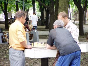 Gute alte Zeiten: In Parks abhngen und Schach spielen