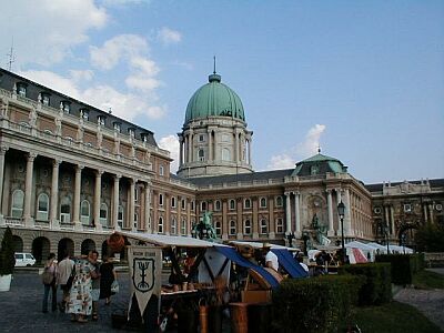 Der koenigliche Palast auf dem Burgberg