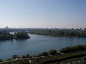Donau (rechts), Save (links) und Novi-Beograd