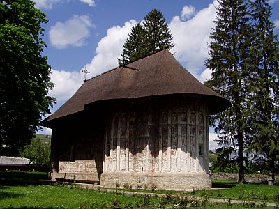 Das Hauptgebäude des Humor-Klosters