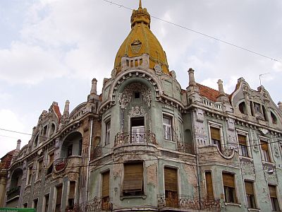 Oradea: At Str. Republicii