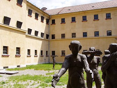 Sighet: Memorial in the courtyard of the prison