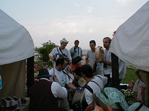 Rumänische Musiker auf dem Burghügel