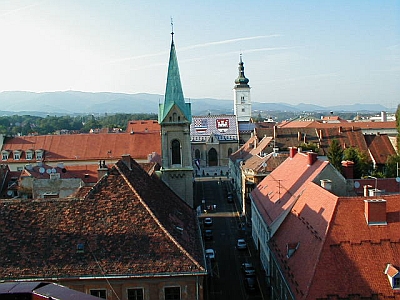 Die Hl. Marko-Kirche mit dem charakteristischen Dach