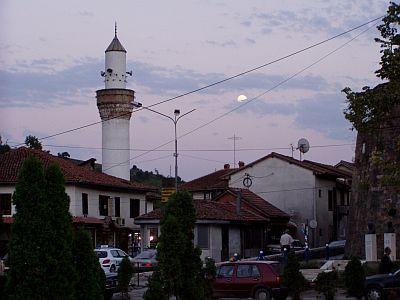 Novi Pazar: Die kleine Moschee gegenüber der Festung