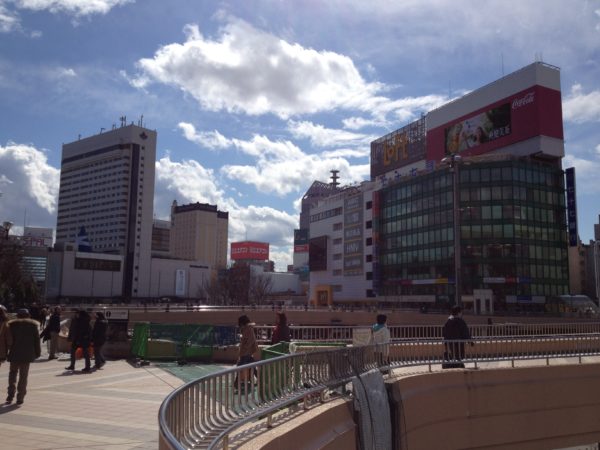Bahnhofsvorplatz von Sendai