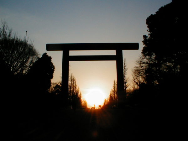 Abenddämmerung am Yasukuni-Schrein