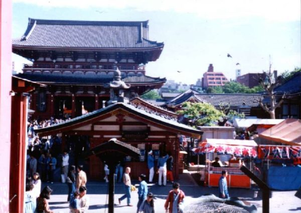 Tempelbezirk rund um die Nakamise-dōri