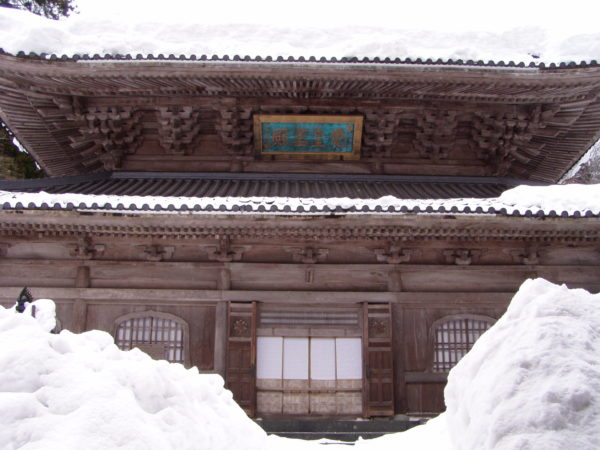 Schneemalheur im Tempel...Im Winter keine Seltenheit
