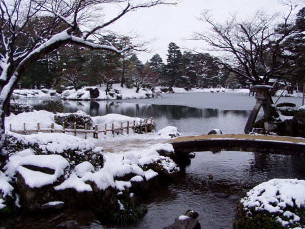 Der Kenroku-Park ist zu jeder Jahreszeit schön