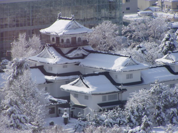 Restaurierte Reste vom Schloss Toyama