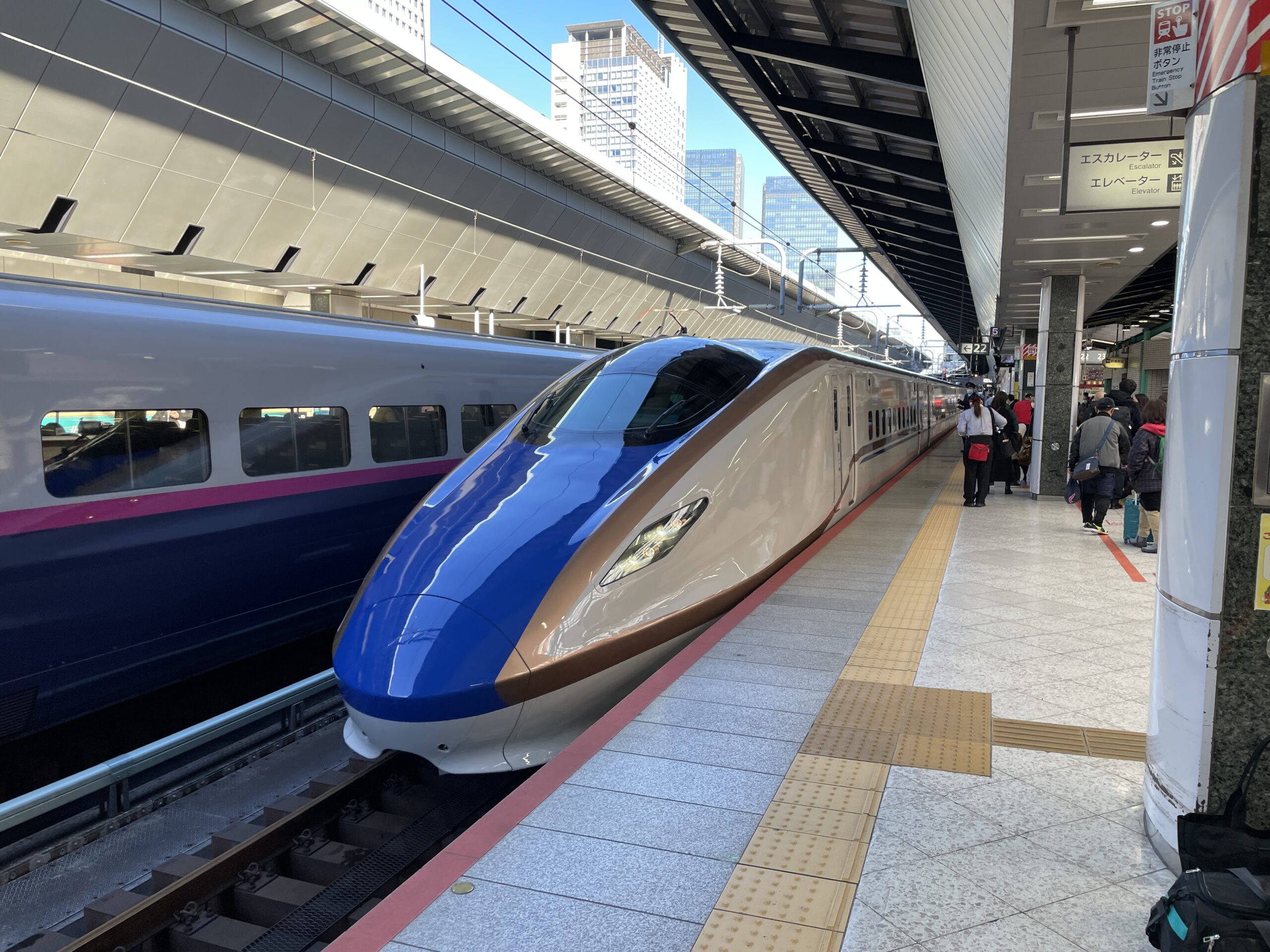 Der Hokuriku-Shinkansen verbindet Toyama mit Nagano und Tokyo