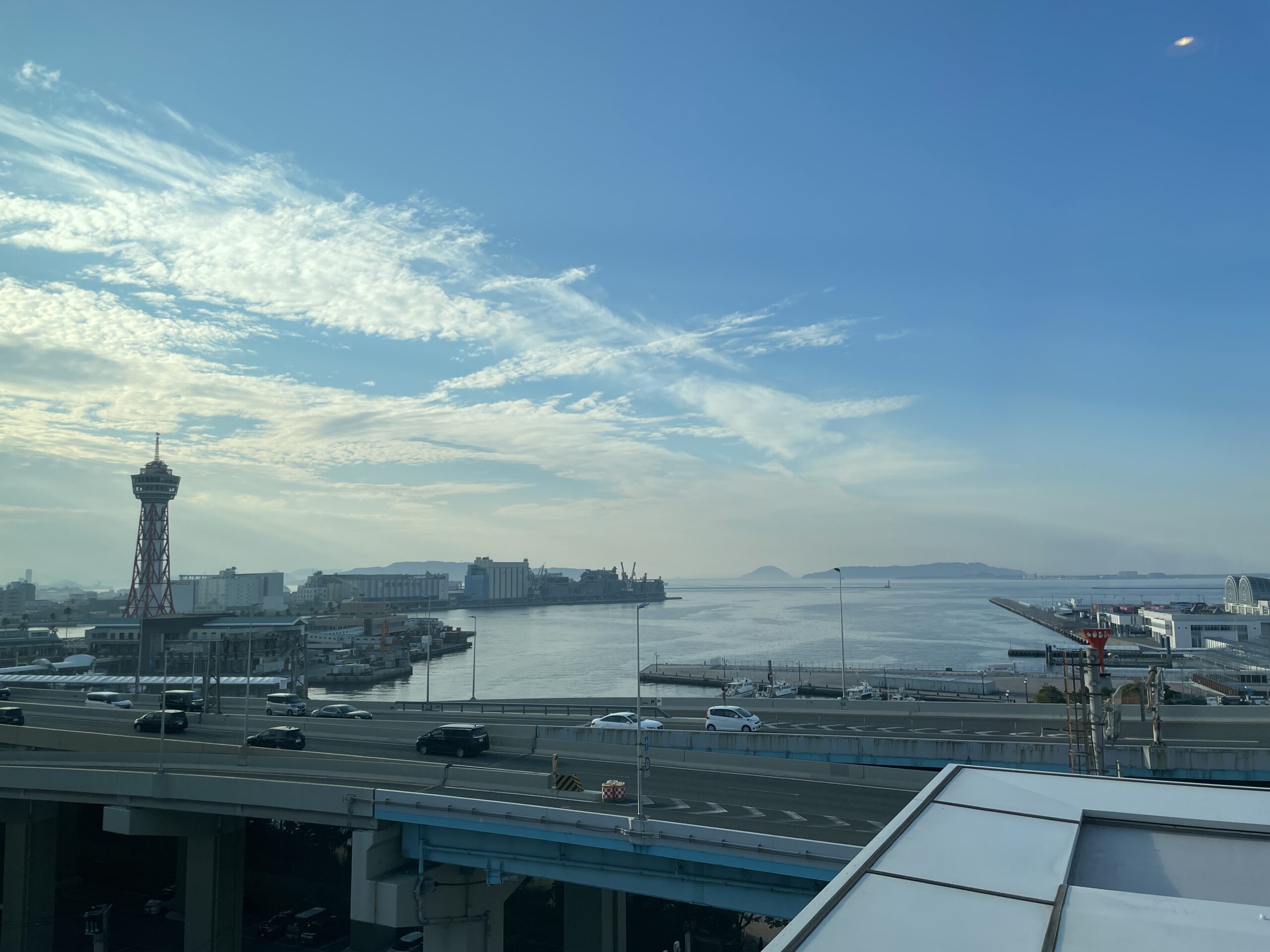 Blick auf den Hafen und die Bucht von Hakata
