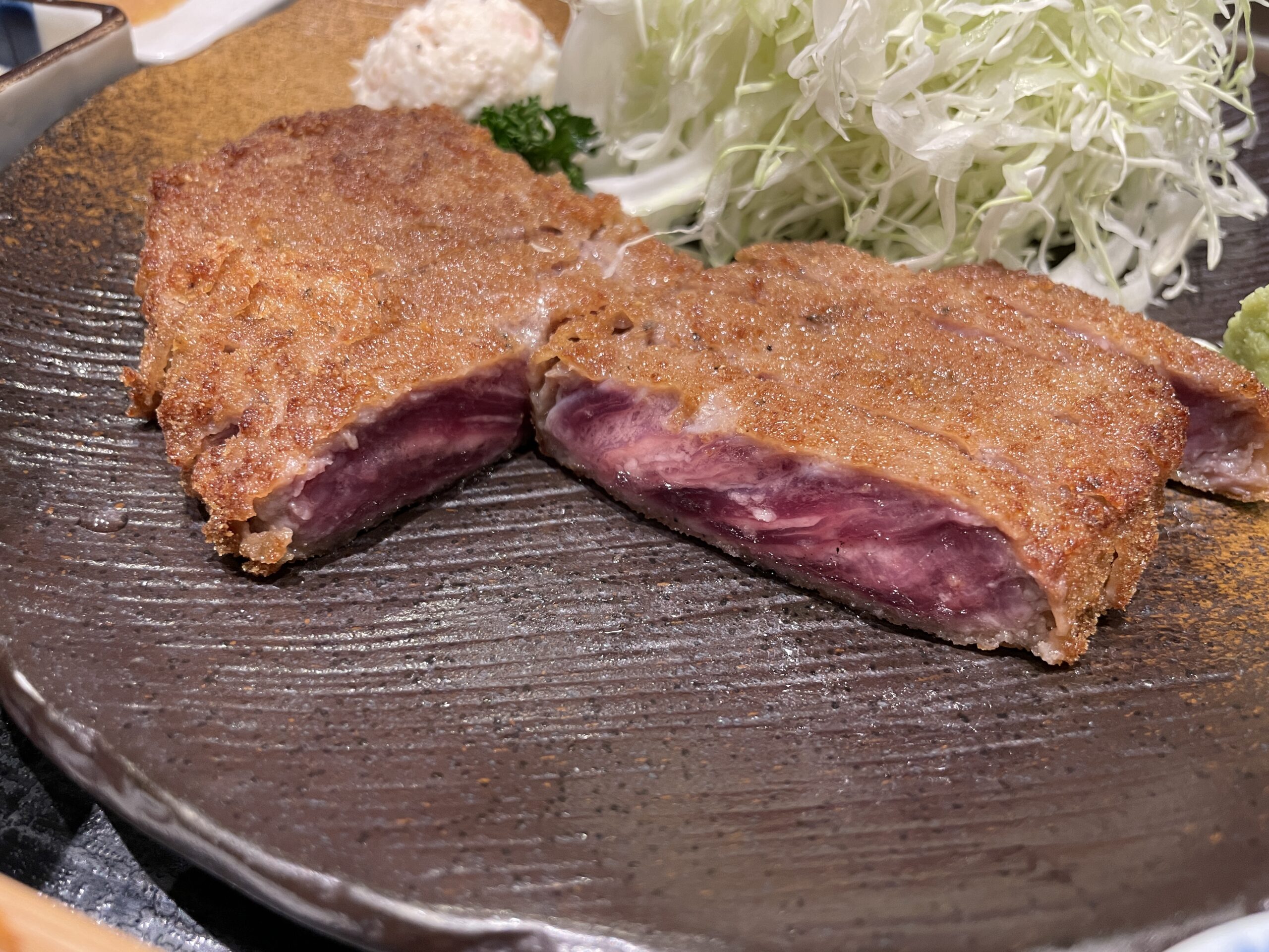 Gyūkatsu - paniertes Rindfleisch im Motomura