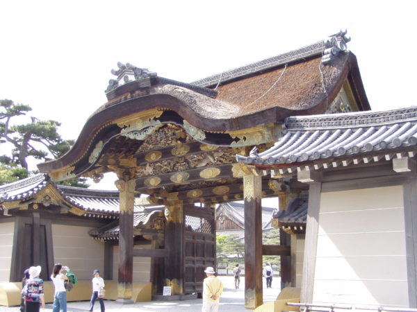Eines der Tore im Nijo-Schloss