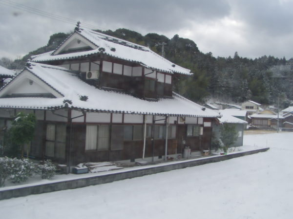 Yawatahama - Landhaus nahe Uchiko - Schnee ist eine Seltenheit hier!