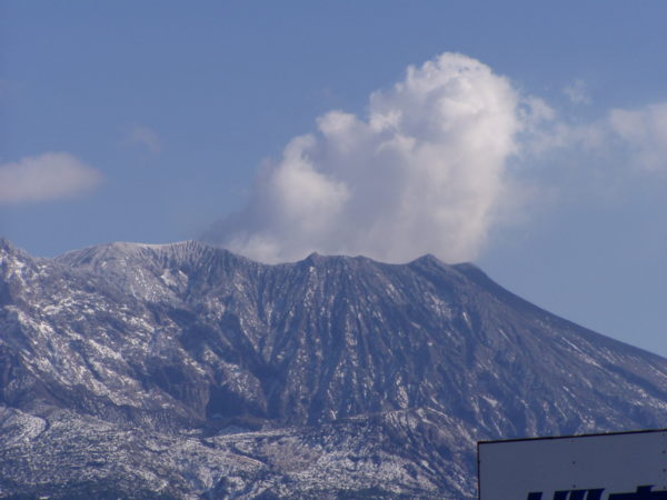 Raucht oft vor sich hin, und manchmal explodiert er auch: Der Sakurajima