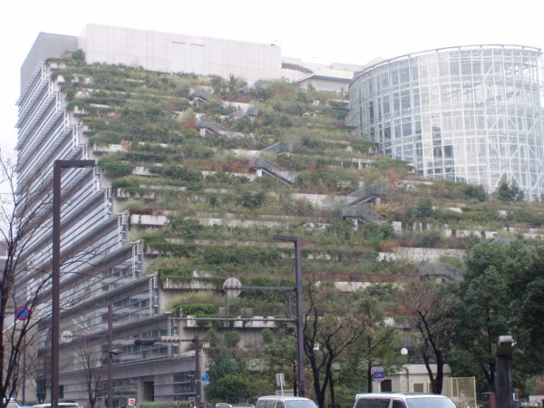 Akurosu Fukuoka - der schöne "Step Garden"