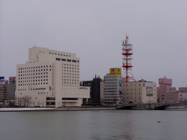 Die Bandai-Brücke im Stadtzentrum