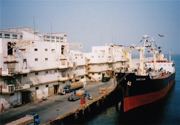 Im Hafen von Yokkaichi