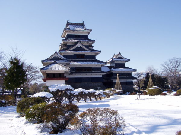 Gesamtansicht des Donjons von Matsumoto-jō