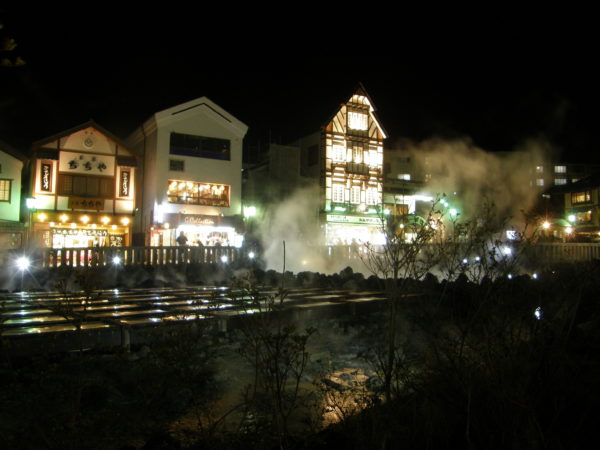 Yubatake bei Nacht