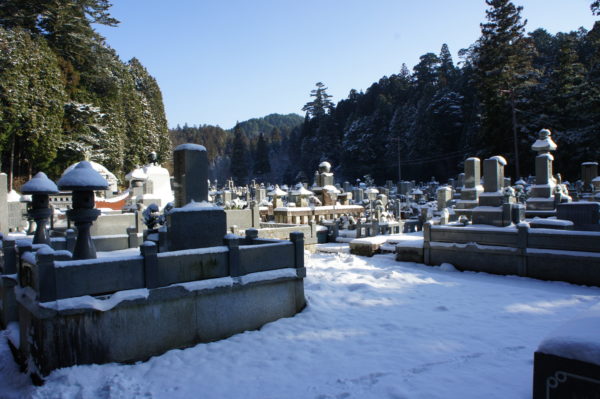 Koya-san: Gräberfeld im Oku-no-in