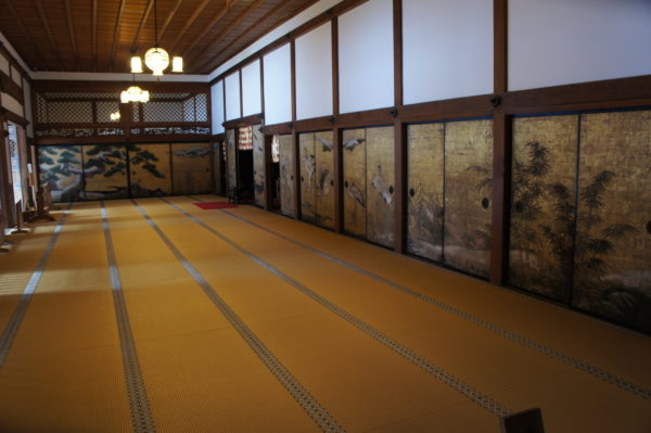 Prächtige Vorhalle im Kongōbu-ji