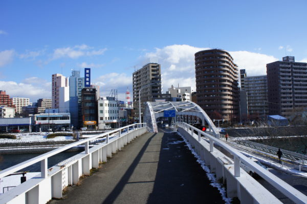 Im Zentrum - an der Kaiun-Brücke