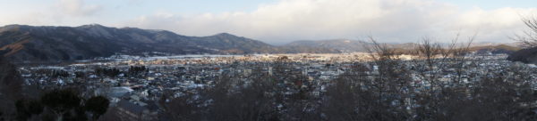 Panorama von Tōno und Umgebung