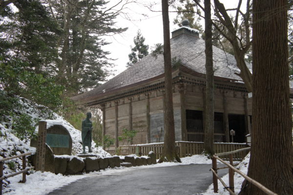 Nebengebäude im Chuson-Tempel