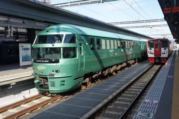 Yufuin-no-mori-Expresszug