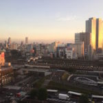Blick über den Bahnhof Nakano - links hinten im Bild: Shinjuku