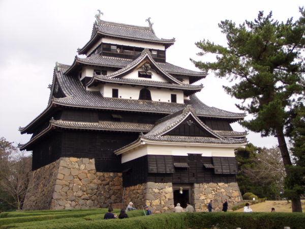 Der Donjon des Matsue-jō, der Burg von Matsue