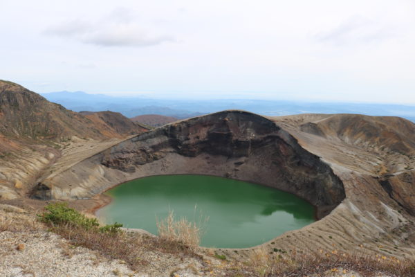Okama-Kratersee auf dem Zao-san
