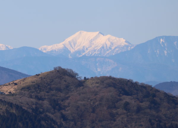 Hijiri-dake im Januar, von Hakone aus gesehen
