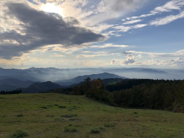 Blick von halber Höhe auf das Umland - hier Richtung Yamagata