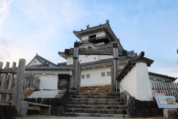 Die kleine, aber feine Burg von Kakegawa
