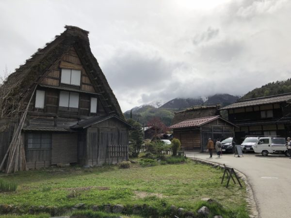 Im Dorfzentrum von Shirakawago