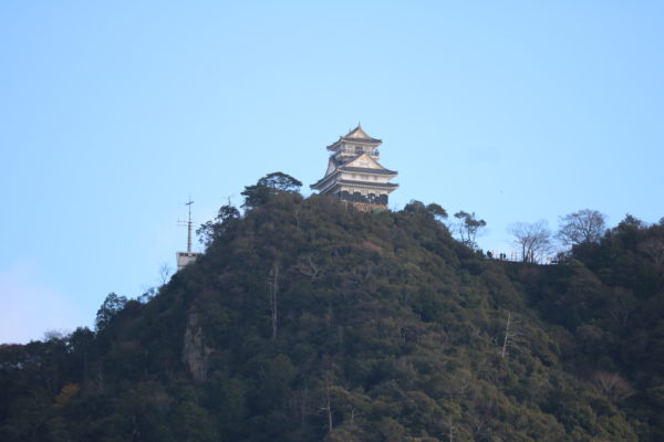 Die Burg Gifu auf dem Kinkazan