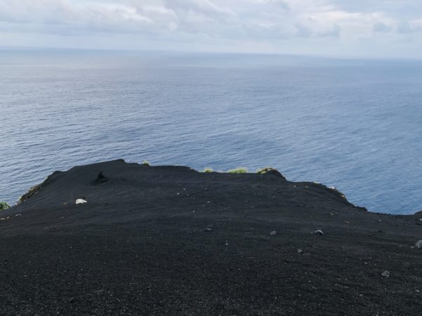 Eine zwar kleine, aber wahrhaft schwarze Wüste