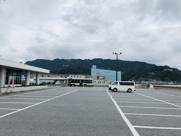 Blick vom Fährhafen auf den Nokogiriyama